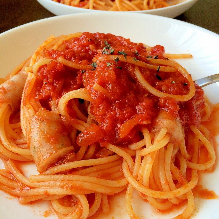 トマトソースパスタ